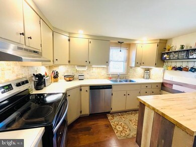 8 Pheasant Ln, Bechtelsville, PA 19505 - photo 5