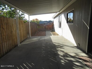 561-860651-covered patio (2)
