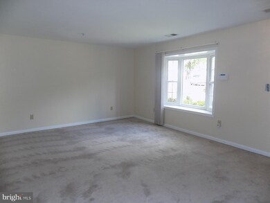 12106 Dove Cir, Laurel, MD 20708 - photo 3