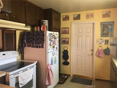 16320 Molino Dr, Victorville, CA 92395 - photo 3