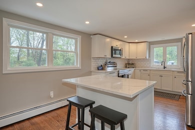 8 Chamberlain Rd, Bellingham, MA 02019 - photo 4