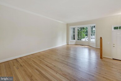 3754 Farmland Dr, Fairfax, VA 22033 - photo 4