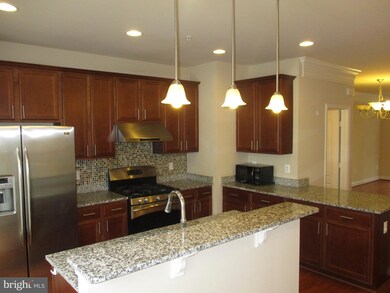 11924 Weybridge Ln, Germantown, MD 20876 - photo 3