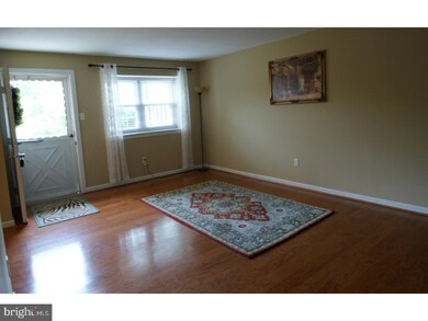 221 Arbour Ct, North Wales, PA 19454 - photo 4