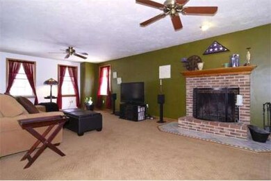 61 Paxton Rd, Spencer, MA 01562 - photo 4