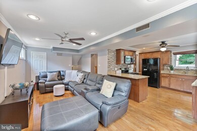 6527 Rolling Ridge Dr, Capitol Heights, MD 20743 - photo 7