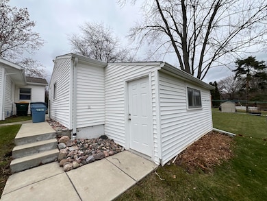 308 Wallace Dr, Saline, MI 48176 - photo 5