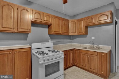 955 N 11th St, Reading, PA 19604 - photo 7