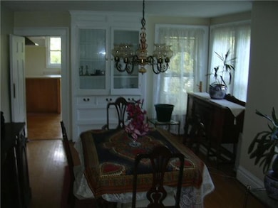 Dining Room Dining Room with access to kitchen