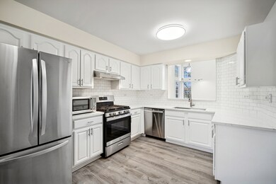 1176 Bristol Ln, Buffalo Grove, IL 60089 - photo 5