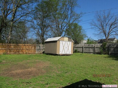 411 S 9th St, Henryetta, OK 74437 - photo 4