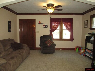 High Ceilings and Wide Trim