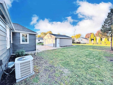 942 Adams St, Neenah, WI 54956 - photo 2