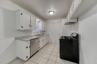 606 E Water St, Weatherford, TX 76086 - photo 6