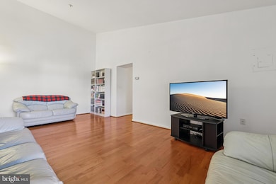 8377 Montgomery Run Rd unit I, Ellicott City, MD 21043 - photo 5