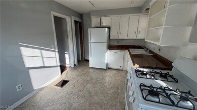 4069 Gary Ave unit 4071, Lorain, OH 44055 - photo 2