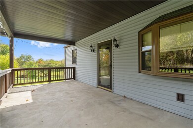 LARGE FRONT PORCH~