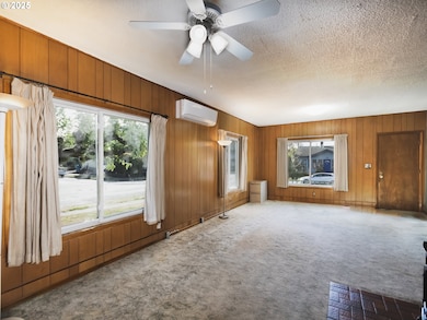 Living Room-Ceiling Fan