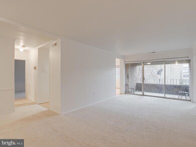 406 Girard St unit 302, Gaithersburg, MD 20877 - photo 4