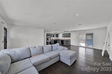 507 Lake View Dr, Fort Mill, SC 29715 - photo 4