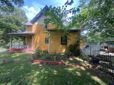 425 W 3rd St, Lamoni, IA 50140 - photo 4