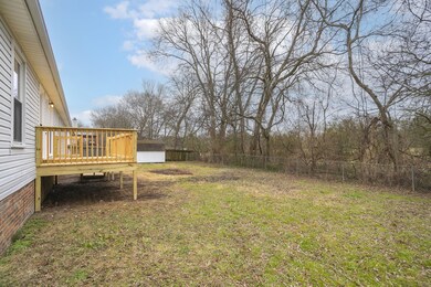 2005 Windsor Dr, Columbia, TN 38401 - photo 3