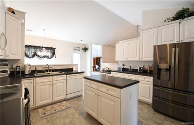 8759 Kaitlin Ct, Mechanicsville, VA 23116 - photo 6