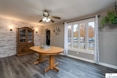 250 S Cordova Ave, Le Center, MN 56057 - photo 5