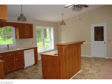 900 Greencastle Rd, Asheboro, NC 27205 - photo 3