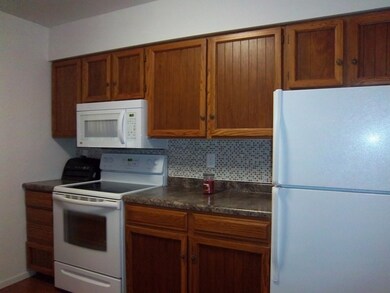 Kitchen view 2<|><|>