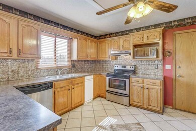 WATERVIEW FROM YOUR KITCHEN SINK!