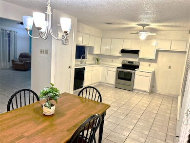 Kitchen dining area