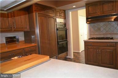 12704 Steeple Chase Way, Potomac, MD 20854 - photo 3