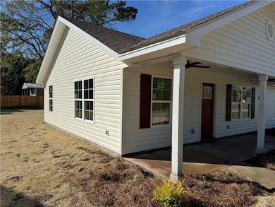 76 Ervin St, Nahunta, GA 31553 - photo 2