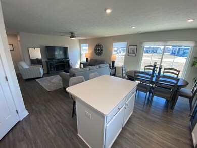 221 Kiawah Dr, Whiteland, IN 46184 - photo 6