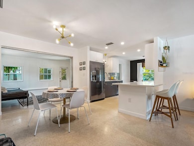 2740 Bruce Ln, Sarasota, FL 34237 - photo 6