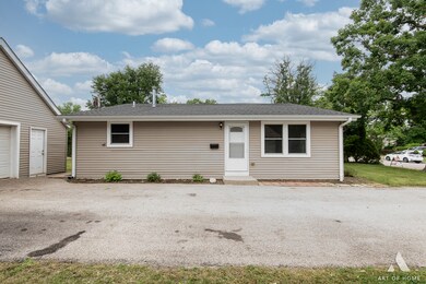 425 Blackhawk Ave, Carpentersville, IL 60110 - photo 3