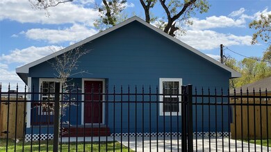 2005 De Soto St, Houston, TX 77091 - photo 2