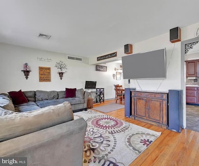 110 Montieth Ave, Reading, PA 19609 - photo 2