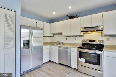 4131 Pleasant Meadow Ct unit 92-E, Chantilly, VA 20151 - photo 6