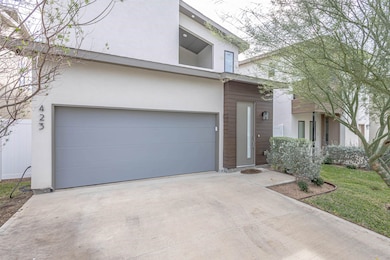 423 Deer Path Loop, Laredo, TX 78045 - photo 4