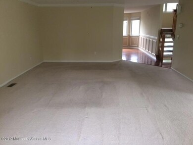 351-571918 livingroom (4)