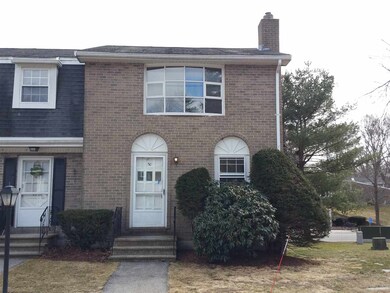 50 Fieldstone Dr, Londonderry, NH 03053 - photo 2