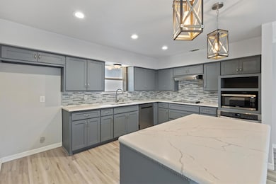 1902 Yorkstown Dr, Ennis, TX 75119 - photo 4