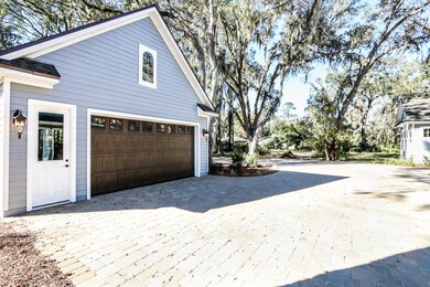 Detached Garage