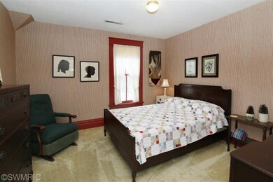223 N Marshall Ave, Marshall, MI 49068 - photo 7