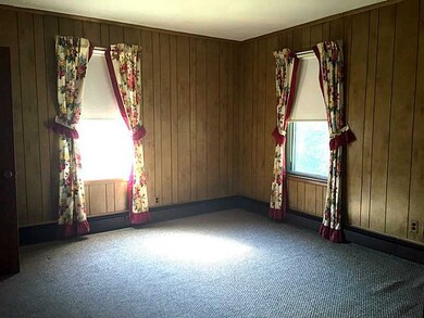 81 Maple Ave, West Warwick, RI 02893 - photo 4