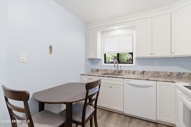 32 Ellsworth Ct, Red Bank, NJ 07701 - photo 4