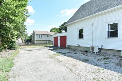 304 Norwood Ave, Warwick, RI 02888 - photo 4