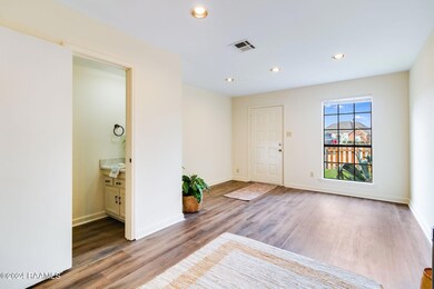 2-web-or-mls-2419 Robley Dr-2